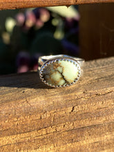 Load image into Gallery viewer, Aloe Variscite Chunky Ring with Hammered Band—size 4/4.25