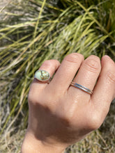 Load image into Gallery viewer, Aloe Variscite Chunky Ring with Hammered Band—size 4/4.25