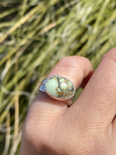 Load image into Gallery viewer, Aloe Variscite Chunky Ring with Hammered Band—size 4/4.25