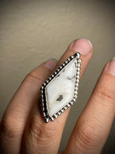 Load image into Gallery viewer, White Buffalo Beaded Kite Ring - size 5.25